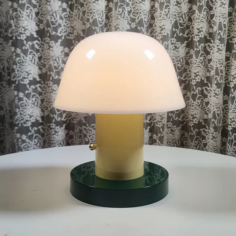 Nordic Danish Retro Small Table Lamp Charging Touch Desk Decoration Warm Atmosphere Mushroom Lamp Bedroom Bedside Lamp LED